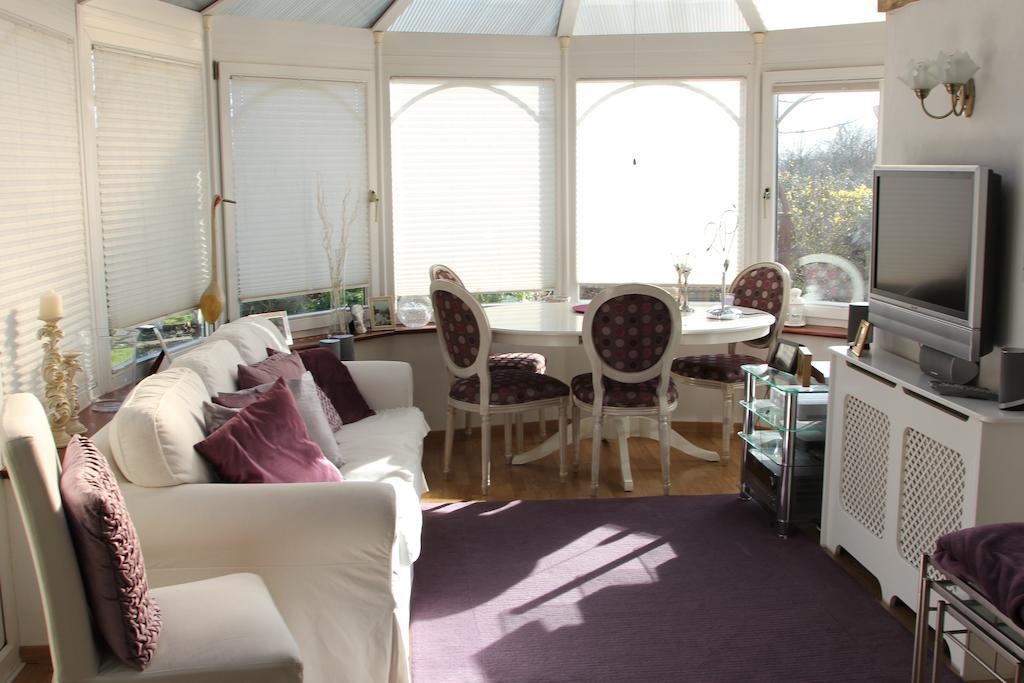 ميدينهيد Sunny Cottage المظهر الخارجي الصورة