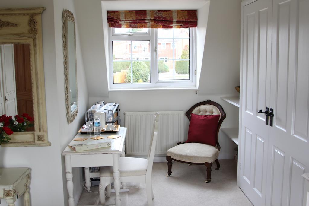 ميدينهيد Sunny Cottage الغرفة الصورة